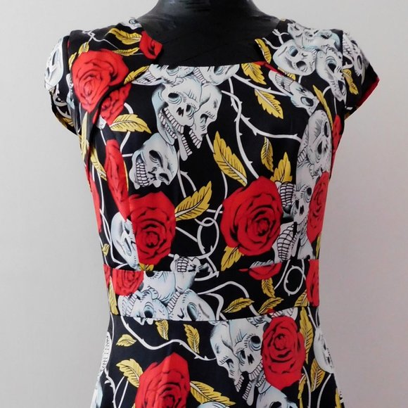 Retro Skull&Roses Dress - Picture 2 of 11